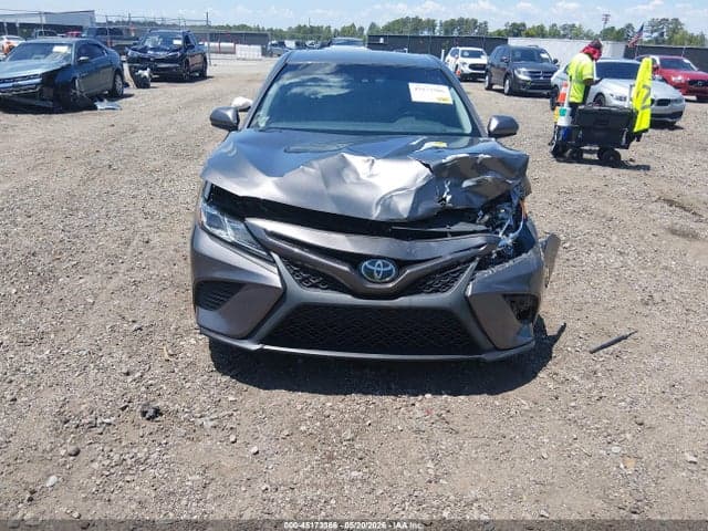 2020 TOYOTA CAMRY SE AWD 6