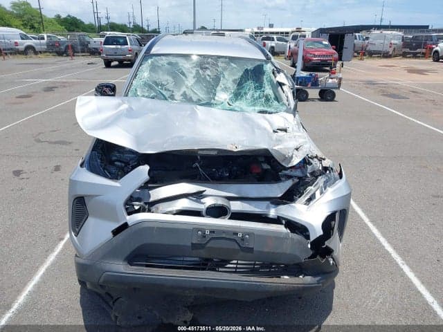 2024 TOYOTA RAV4 XLE 11