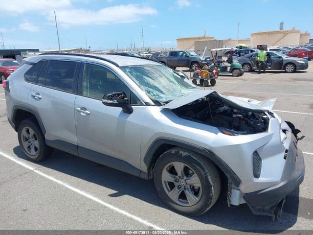 2024 TOYOTA RAV4 XLE 17
