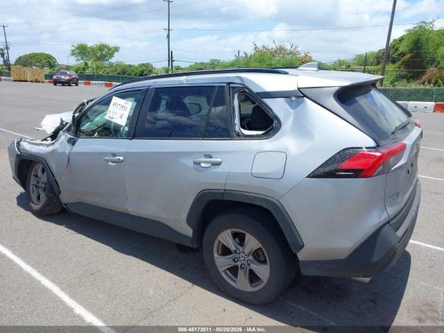 2024 TOYOTA RAV4 XLE 18