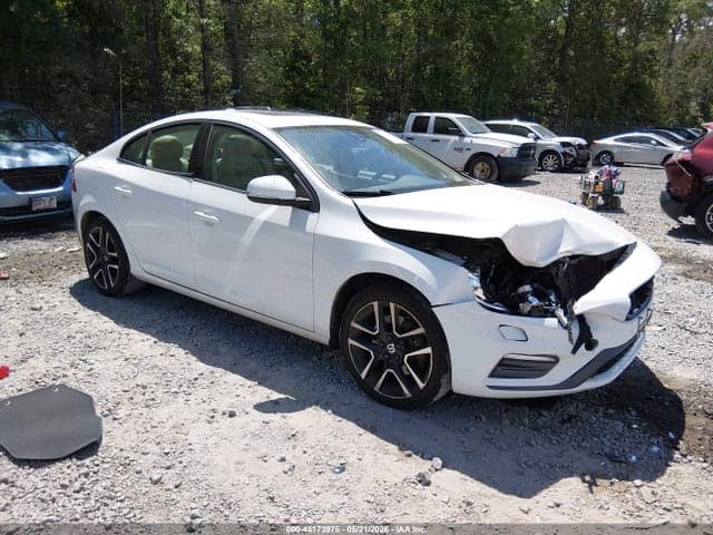 2017 VOLVO S60 T5 DYNAMIC 1