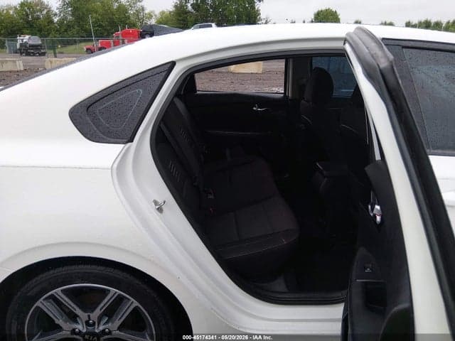 2019 KIA FORTE S 8