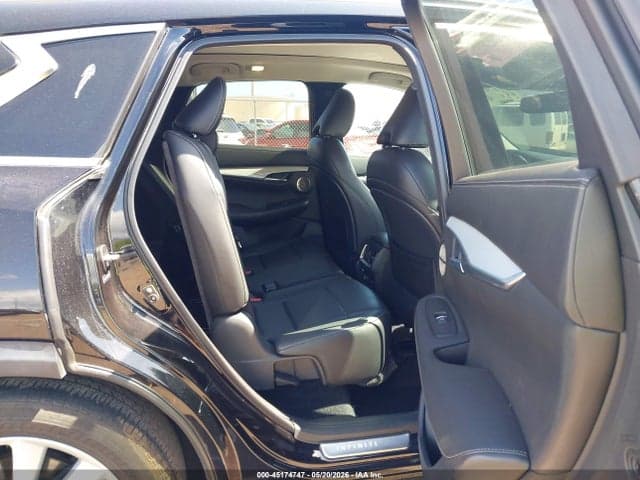 2019 INFINITI QX50 ESSENTIAL 8