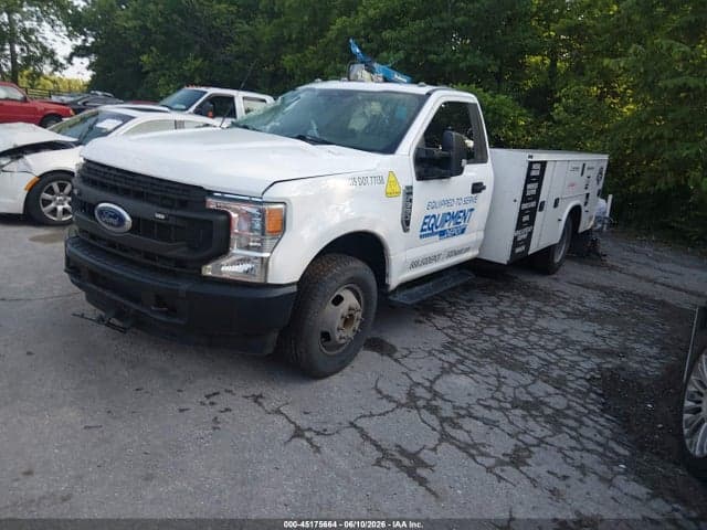 2022 FORD F-350 CHASSIS XL 2