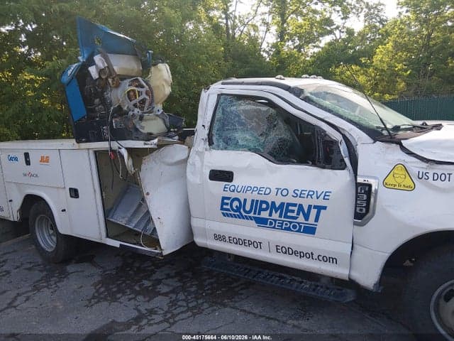 2022 FORD F-350 CHASSIS XL 12