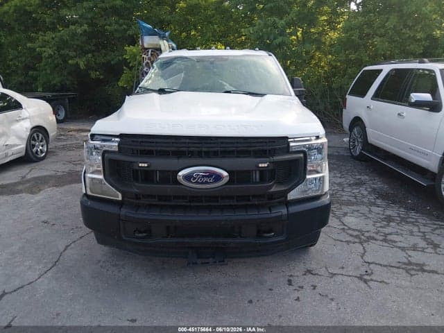 2022 FORD F-350 CHASSIS XL 13