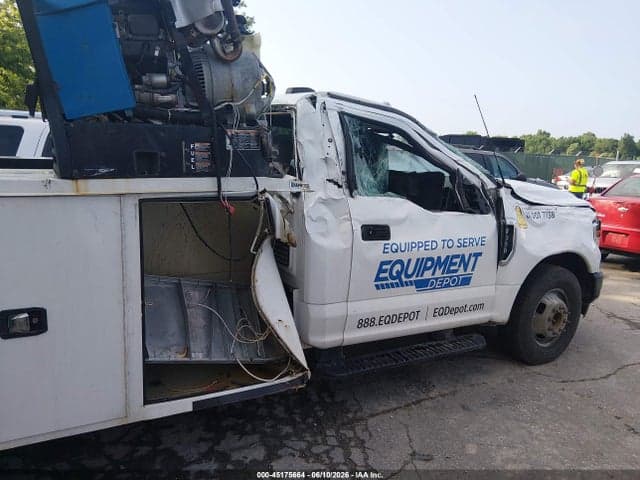 2022 FORD F-350 CHASSIS XL 10