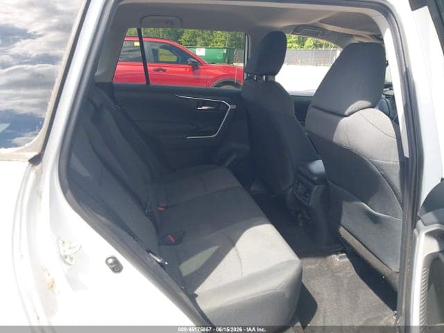 2020 TOYOTA RAV4 XLE 8