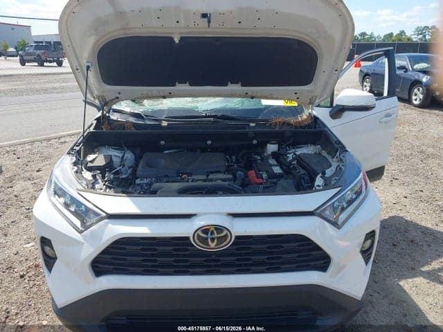 2020 TOYOTA RAV4 XLE 10