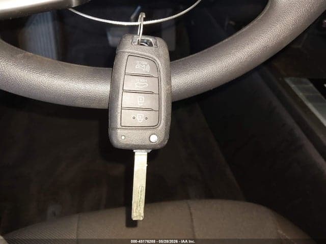 2025 HYUNDAI ELANTRA SE 11