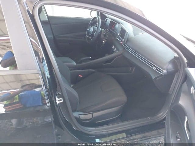 2025 HYUNDAI ELANTRA SE 5