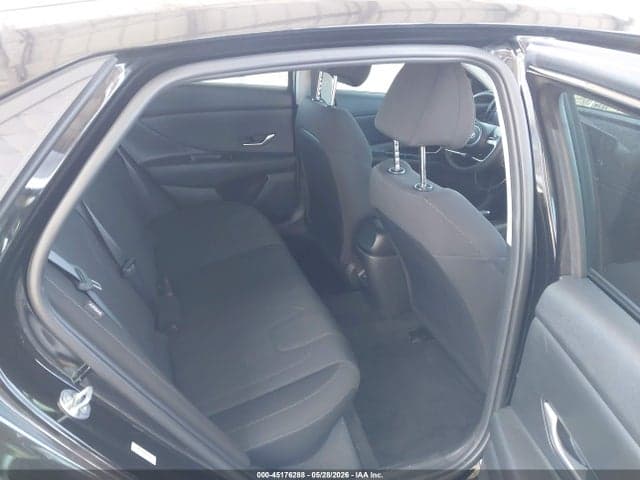 2025 HYUNDAI ELANTRA SE 8