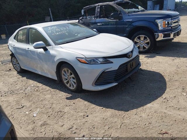 2022 TOYOTA CAMRY LE - 1