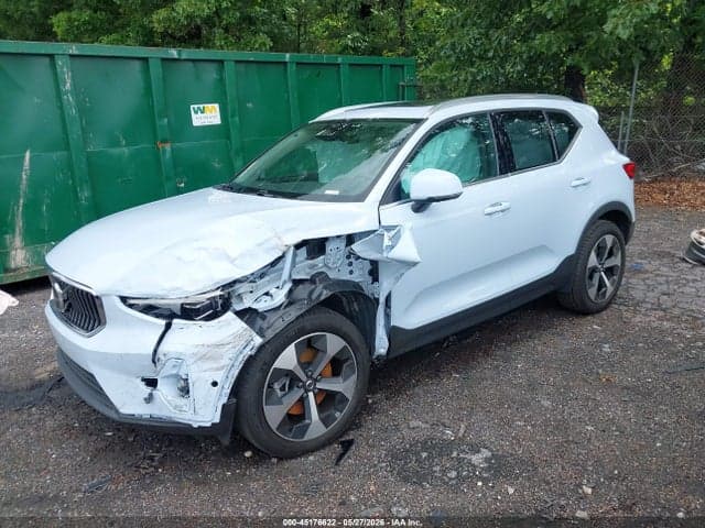 2025 VOLVO XC40 B5 PLUS BRIGHT THEME 2