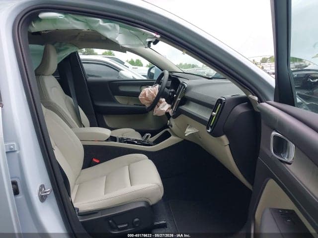 2025 VOLVO XC40 B5 PLUS BRIGHT THEME 5