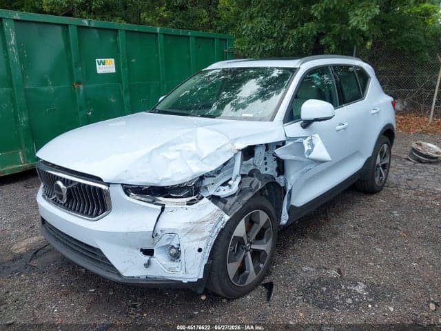 2025 VOLVO XC40 B5 PLUS BRIGHT THEME 6