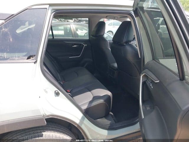 2022 TOYOTA RAV4 XLE PREMIUM 8