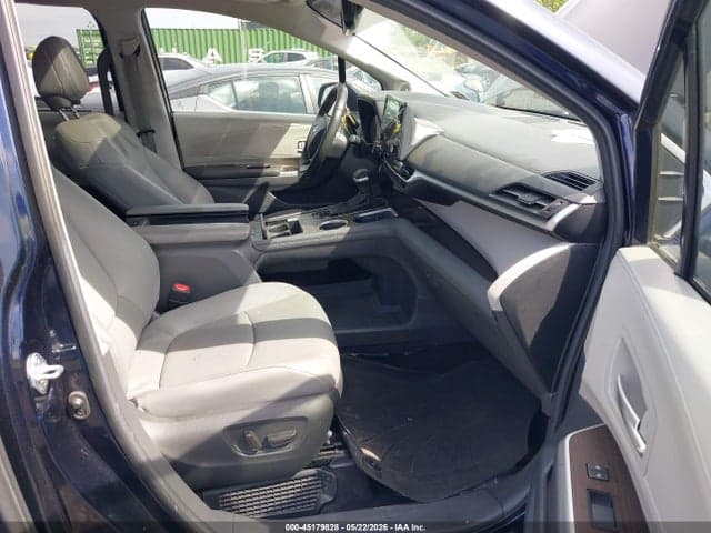 2024 TOYOTA SIENNA XLE 5