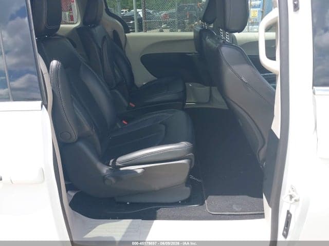 2023 CHRYSLER PACIFICA HYBRID TOURING L 8