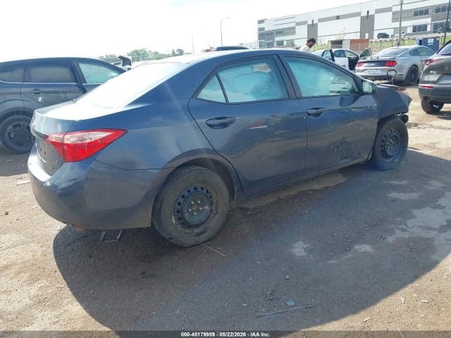 2017 TOYOTA COROLLA LE 4