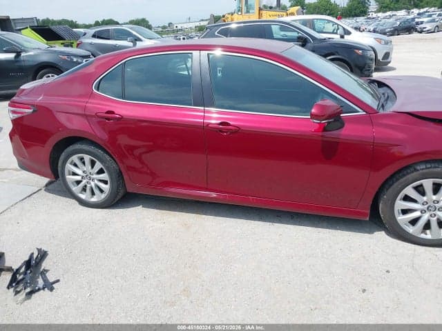 2018 TOYOTA CAMRY LE 14