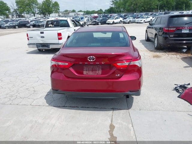 2018 TOYOTA CAMRY LE 17