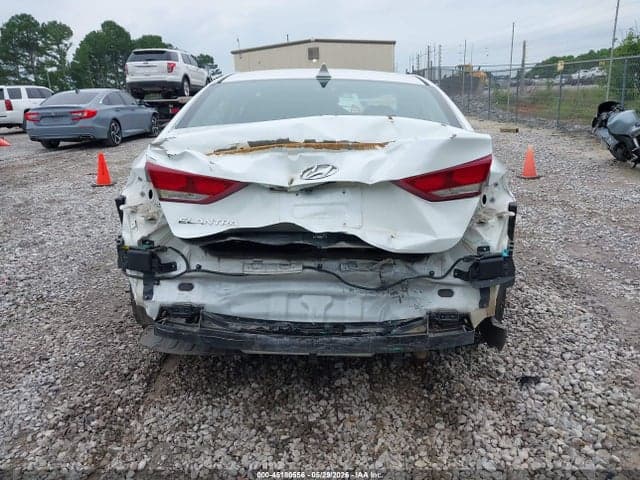 2018 HYUNDAI ELANTRA SEL 17
