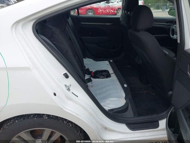 2018 HYUNDAI ELANTRA SEL 8