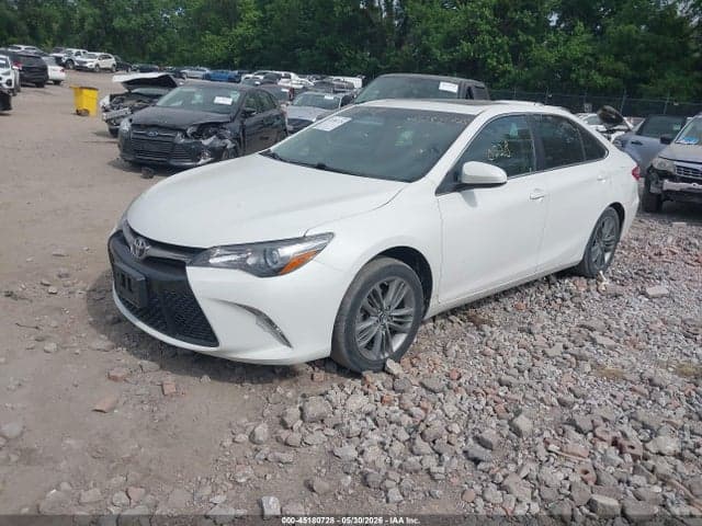 2017 TOYOTA CAMRY SE 3