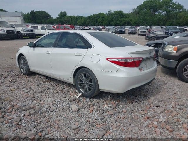 2017 TOYOTA CAMRY SE 4
