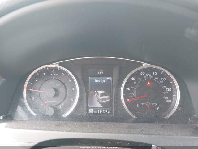 2017 TOYOTA CAMRY SE 8