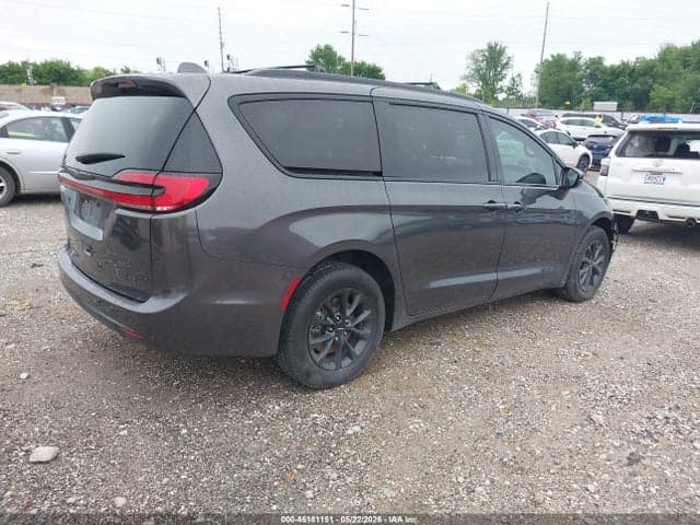 2022 CHRYSLER PACIFICA TOURING L AWD 4