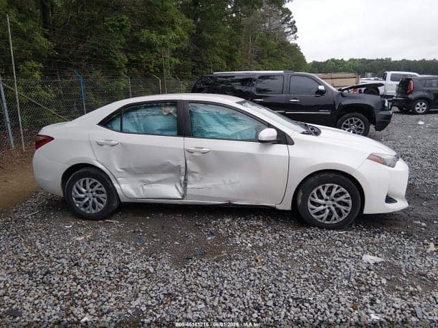 2019 TOYOTA COROLLA LE 13