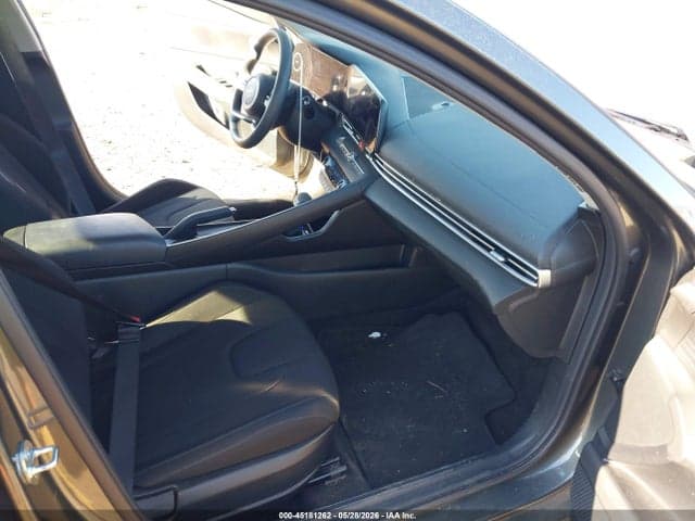 2024 HYUNDAI ELANTRA SEL 5