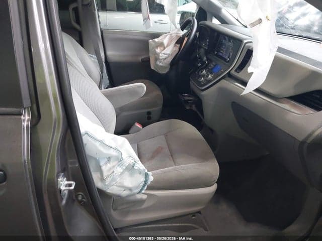 2020 TOYOTA SIENNA L 5