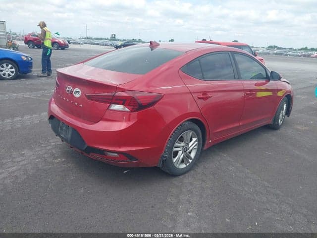 2020 HYUNDAI ELANTRA SEL 4