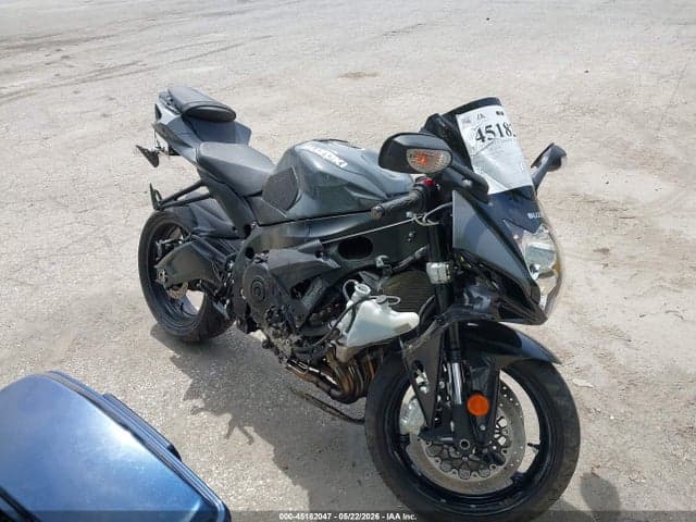 2025 SUZUKI GSX-R600