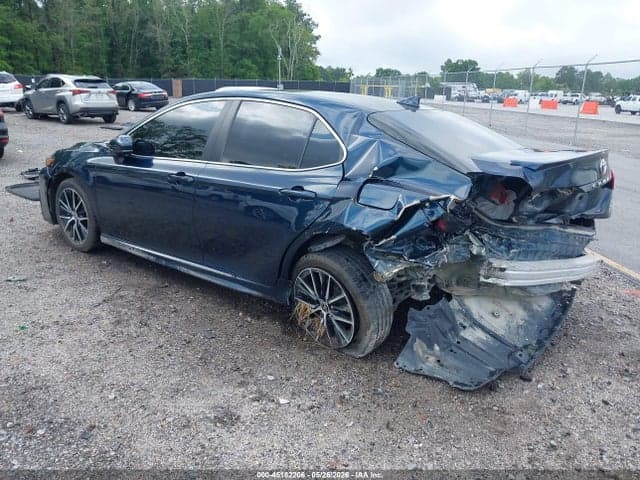 2021 TOYOTA CAMRY SE 3