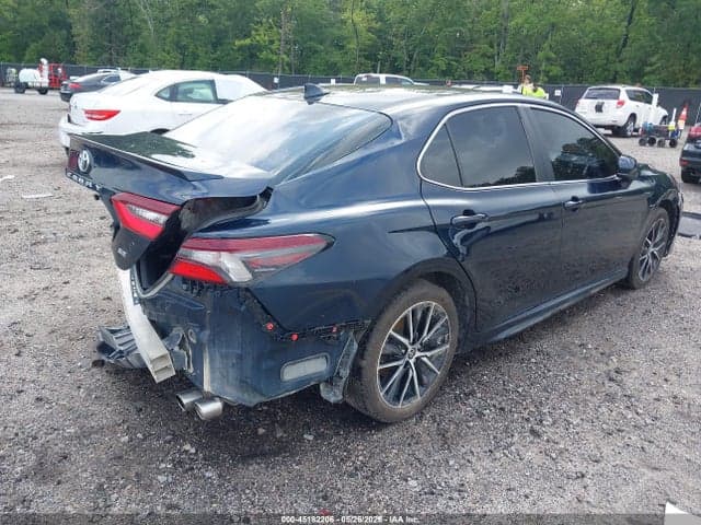 2021 TOYOTA CAMRY SE 4