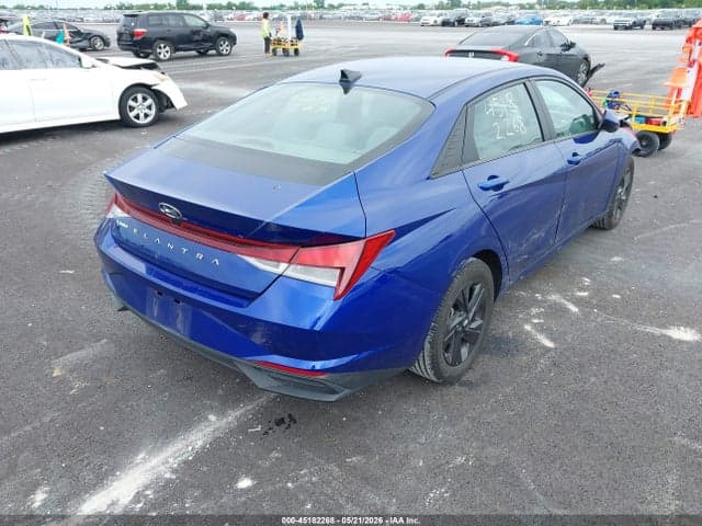 2022 HYUNDAI ELANTRA SEL 4