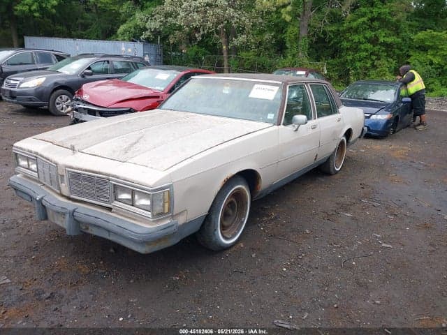 1983 OLDSMOBILE DELTA 88 ROYALE 2