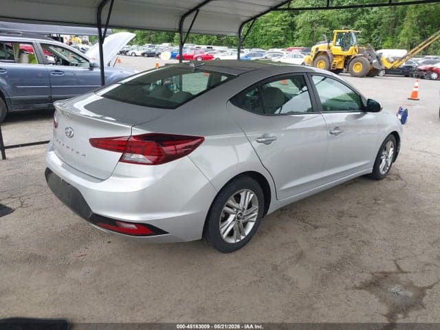 2019 HYUNDAI ELANTRA SEL 4