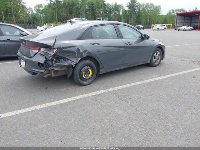 2023 HYUNDAI ELANTRA SE 4
