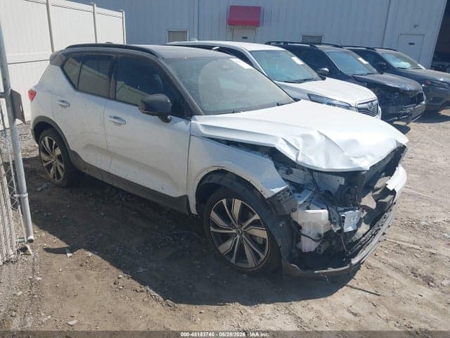 2022 VOLVO XC40 RECHARGE PURE ELECTRIC P8 TWIN PLUS