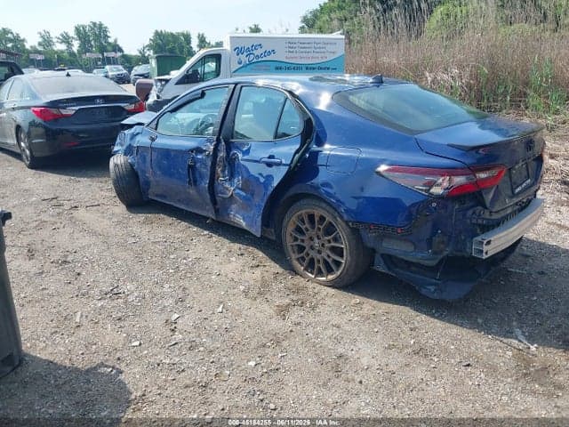 2023 TOYOTA CAMRY SE NIGHTSHADE EDITION 3