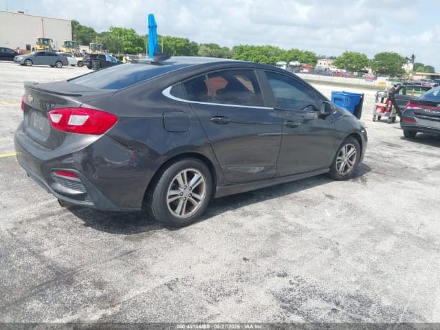 2017 CHEVROLET CRUZE LT AUTO 4