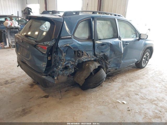 2025 SUBARU FORESTER 4