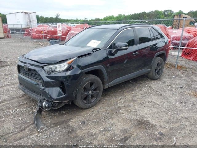 2020 TOYOTA RAV4 XLE 2