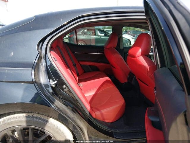 2022 TOYOTA CAMRY XSE 8