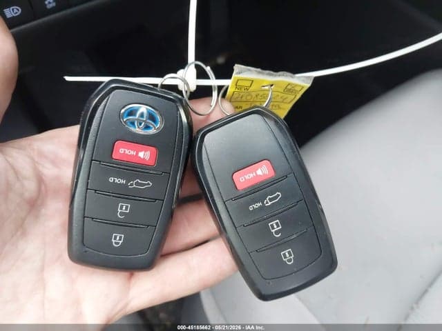 2021 TOYOTA VENZA LE 11